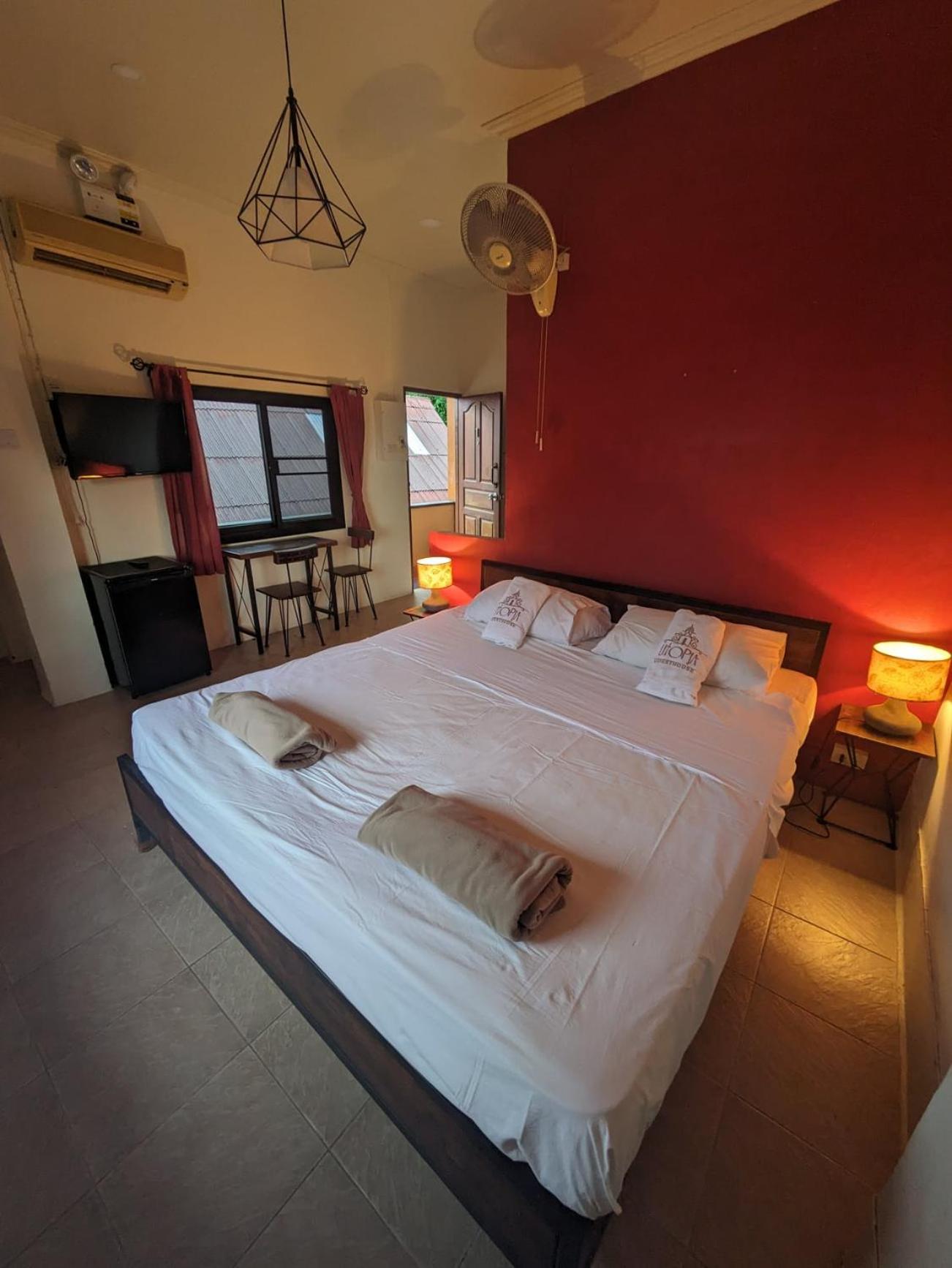Goodtime Utopia Guesthouse Ko Tao Bagian luar foto